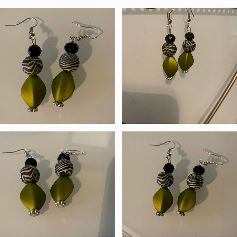 (NWT) Zebra Statement Call Earring’s